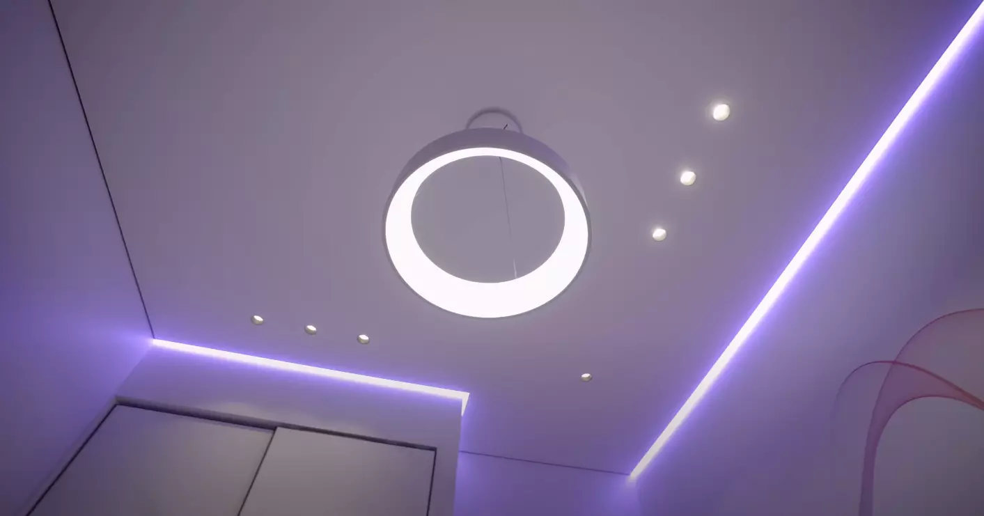 Натяжной потолок с подсветкой и светильниками, фото 1